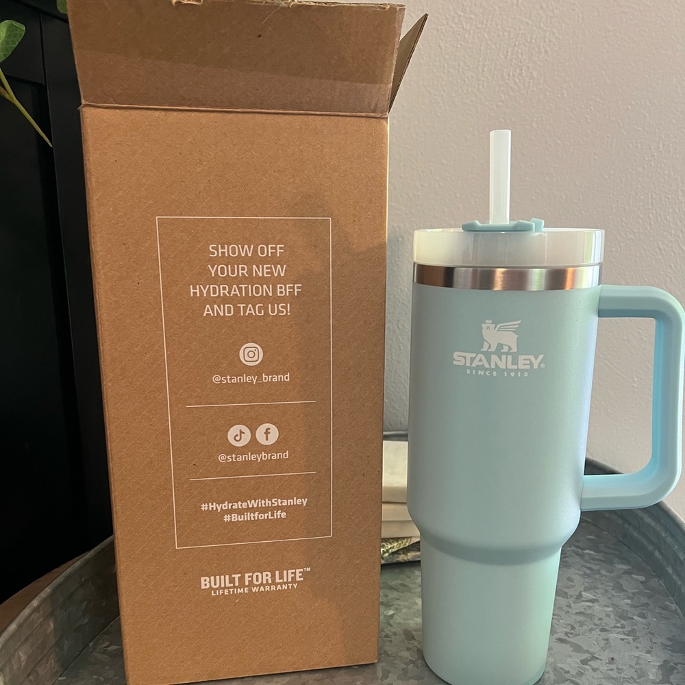 Stanley Adventure Quencher Tumbler 40oz ~ Aqua